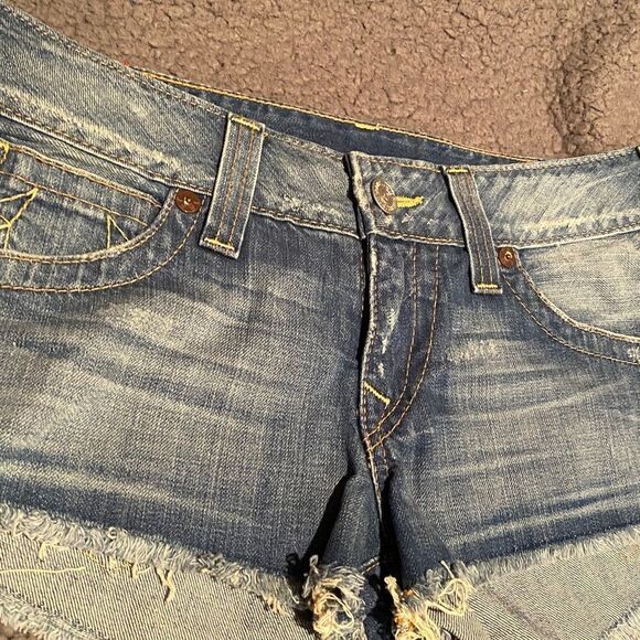 True Religion Bobby Cut Off Distressed Shorts Size 30 - Picture 4 of 13
